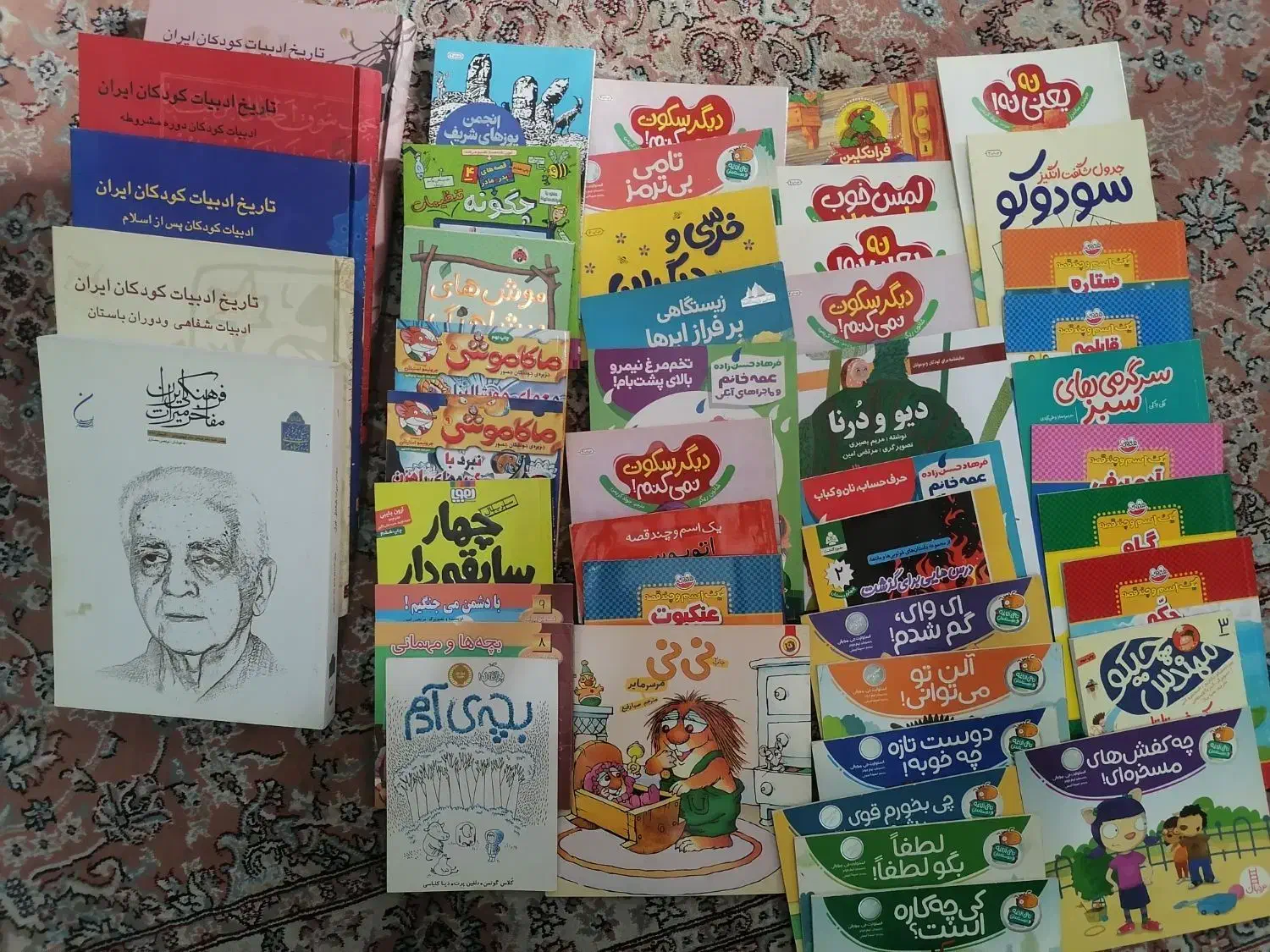 تعدادی کتاب داستان|کتاب و مجله تاریخی|چهاردانگه (تهران), |دیوار