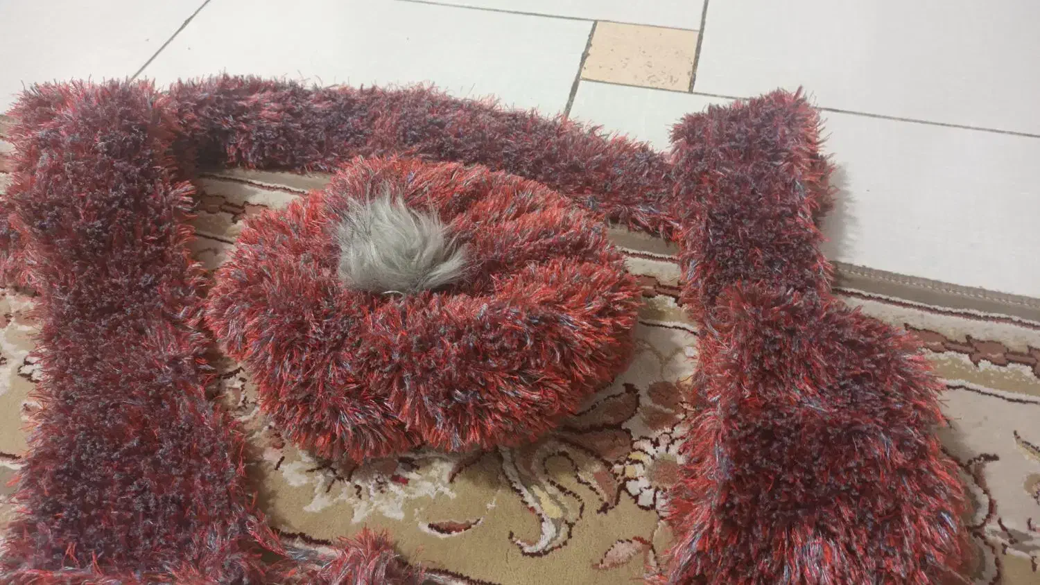 شال گردن و کلاه دست باف نو|لباس|پرند, فاز ۲|دیوار