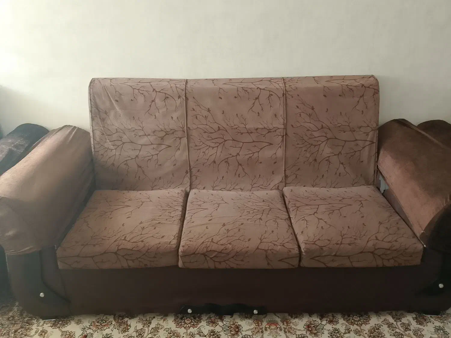 مبل|مبلمان خانگی و میز عسلی|اصفهان, حصه جنوبی|دیوار