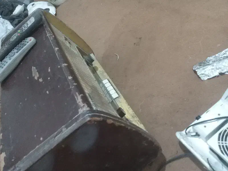 رادیو قدیمی سری اول|کلکسیون اشیاء عتیقه|دزفول, |دیوار