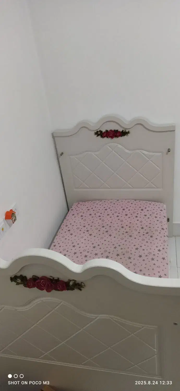 تخت و تشک در حد نو|تخت و صندلی بچه|خمین, |دیوار