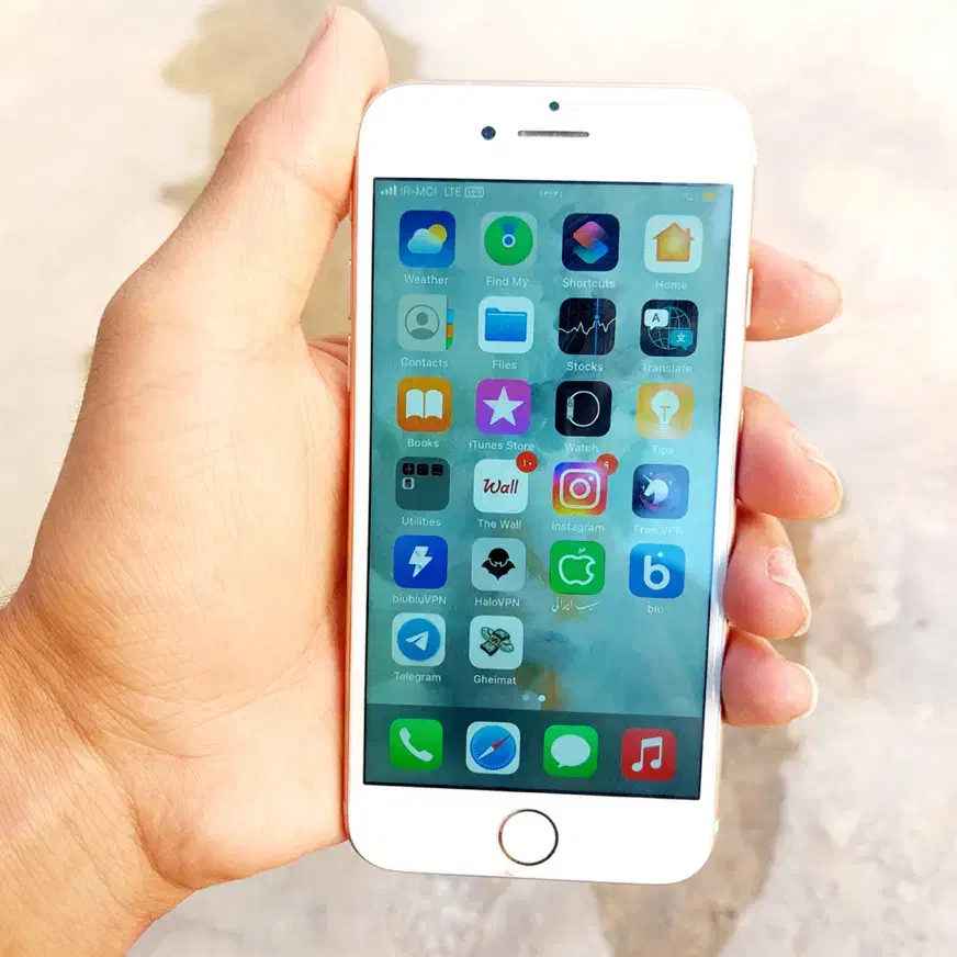 آیفون 8 گلد تمیز|موبایل|یزد, |دیوار
