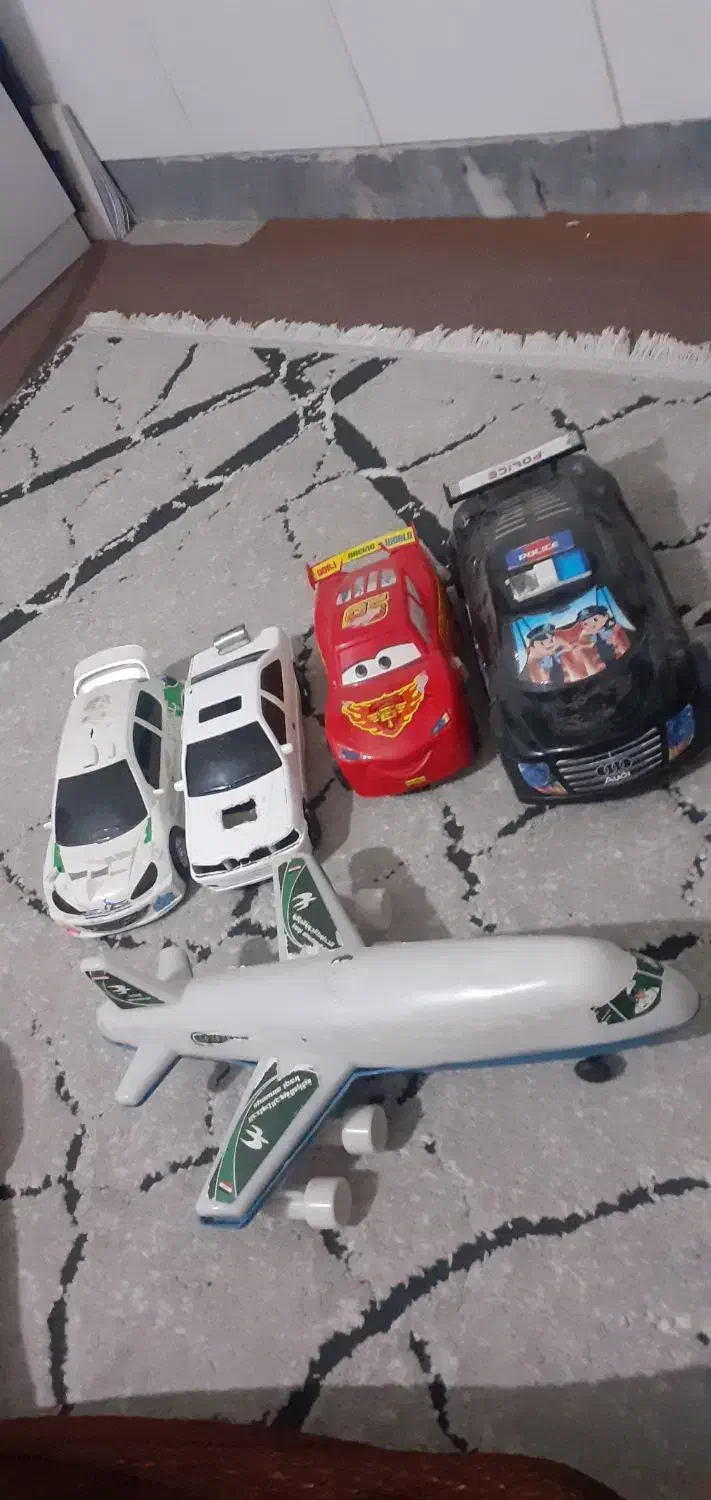 اسباب بازی|اسباب‌بازی بچه|کلاله, |دیوار