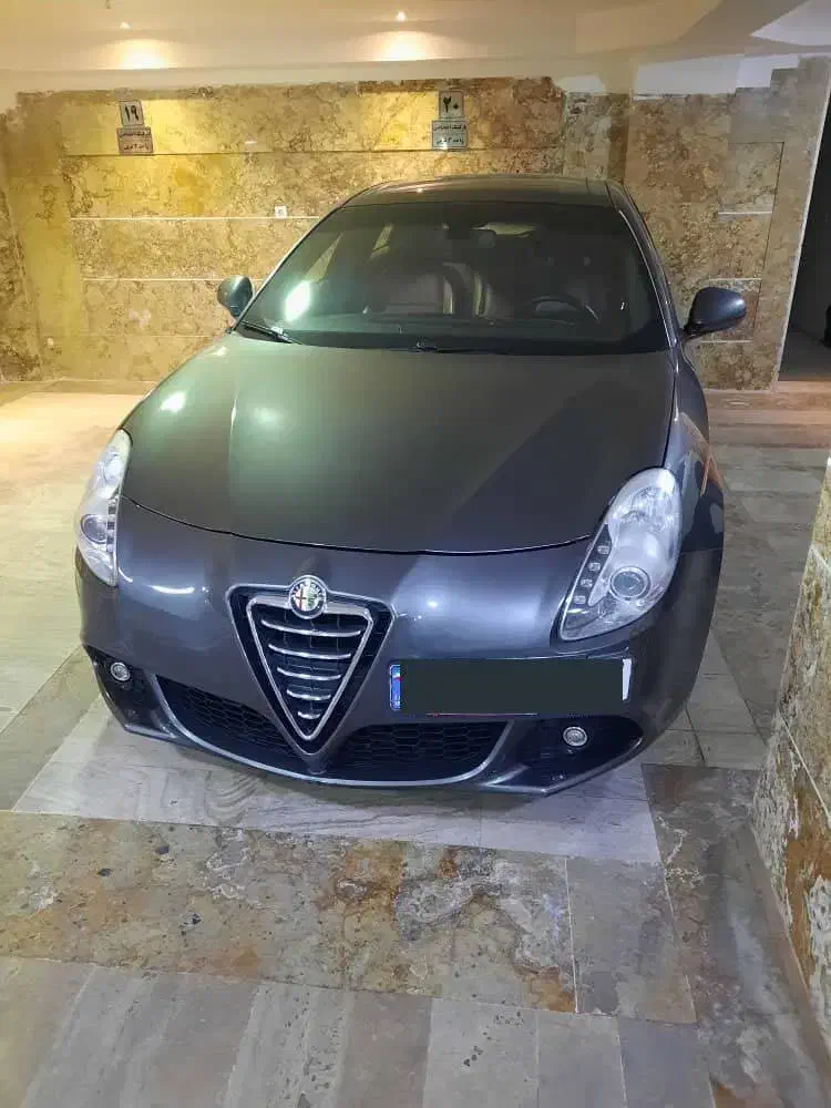 الفارومئو جولیتا مدل 2012 مشابه صفر کیلومتر|خودرو سواری و وانت|تهران, امانیه|دیوار