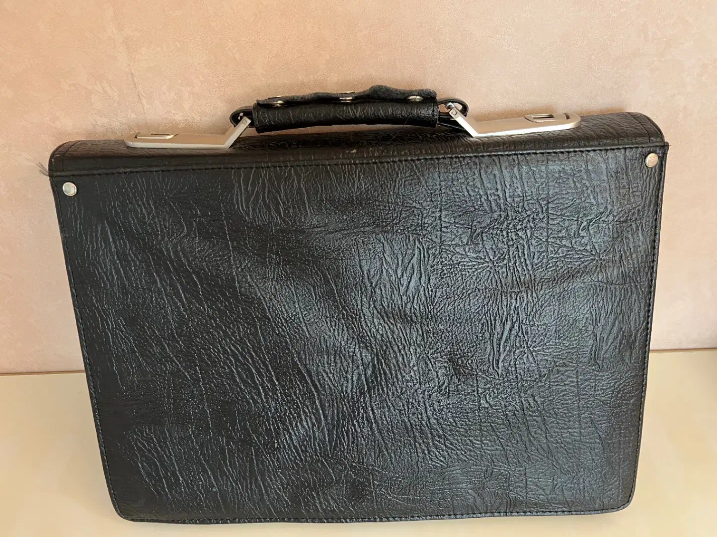 کیف|کیف، کفش، کمربند|فسا, |دیوار