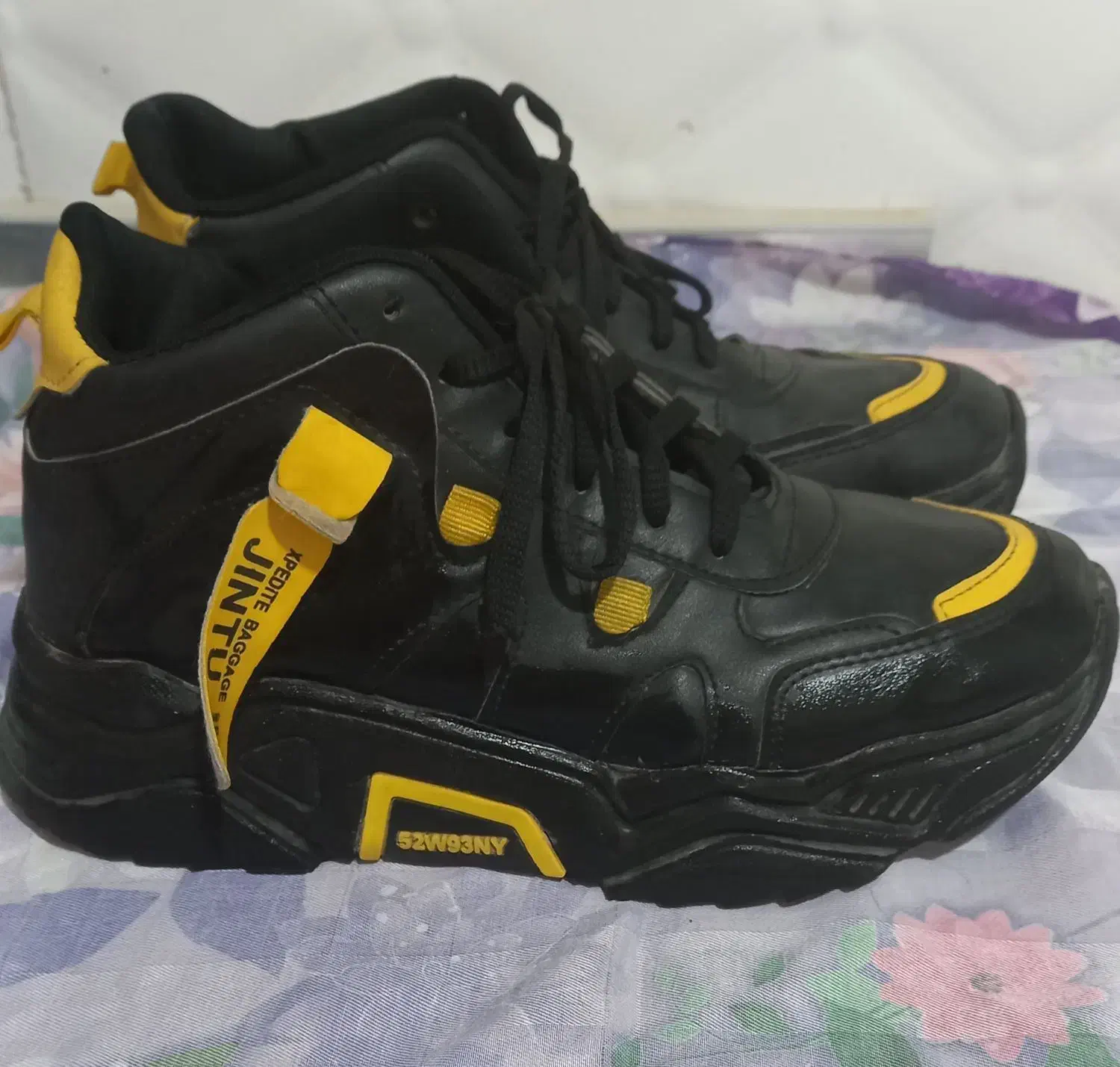 کفش اسپرت شیک|کیف، کفش، کمربند|بندر امام خمینی, |دیوار