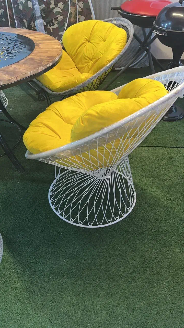 میز و صندلی فرفورژه با چتر سایبان آهن کنار برزنت|مبلمان خانگی و میز عسلی|تهران, شهرک پاسداران|دیوار