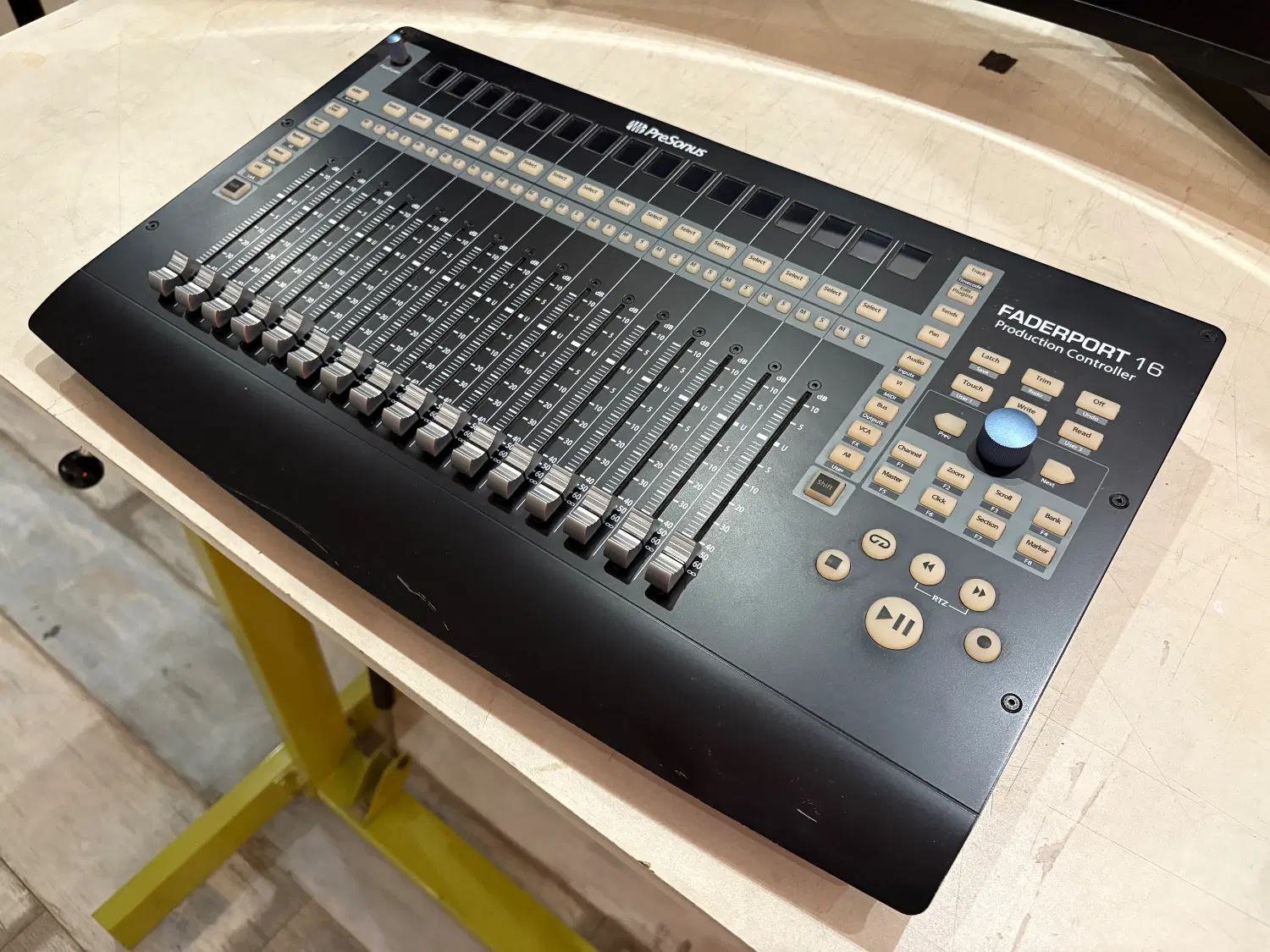 presonus faderport میدی midi|پیانو، کیبورد، آکاردئون|تهران, پاسداران|دیوار