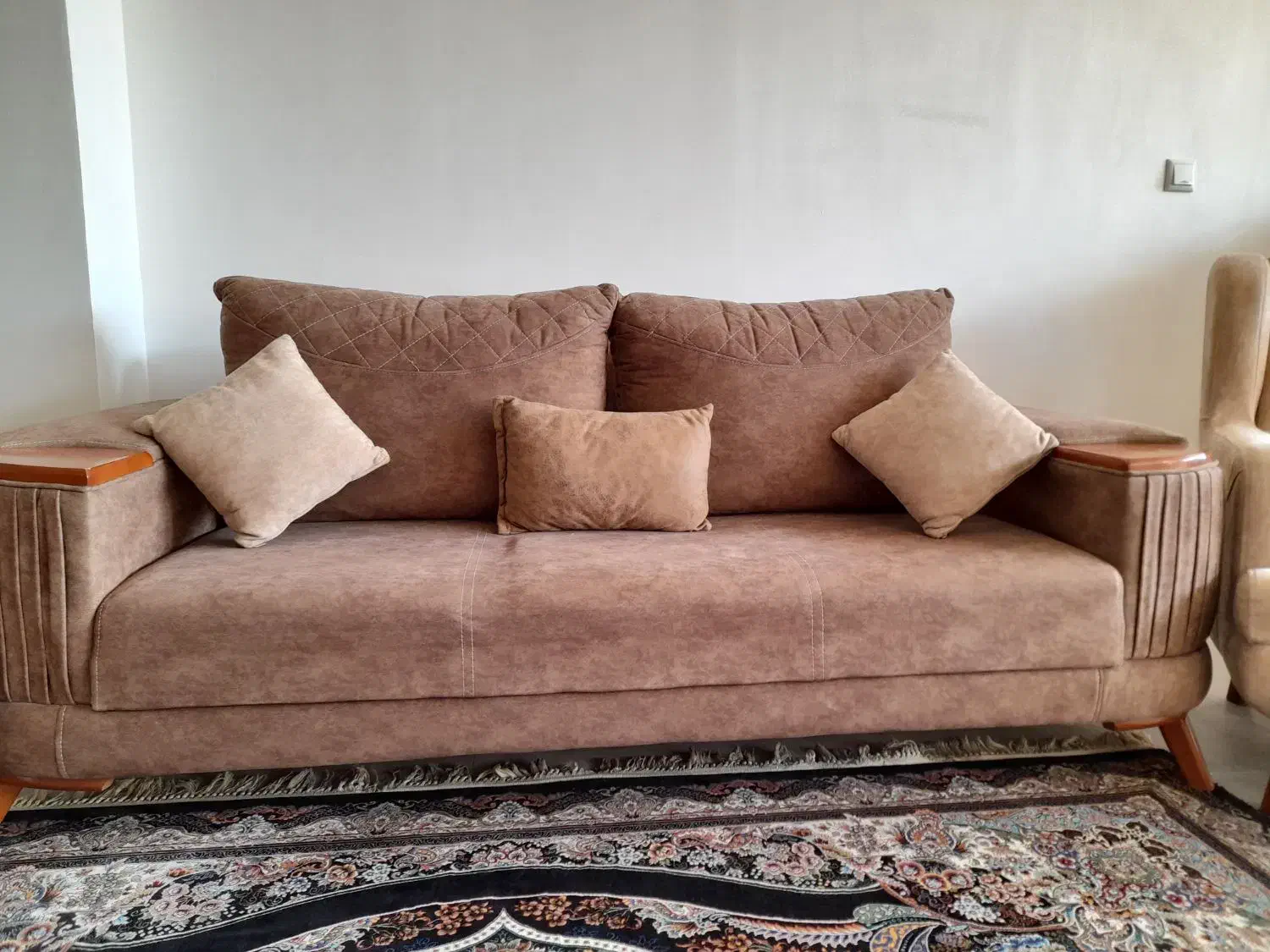 کاناپه سه نفر بزرگ|مبلمان خانگی و میز عسلی|شیراز, فرگاز|دیوار