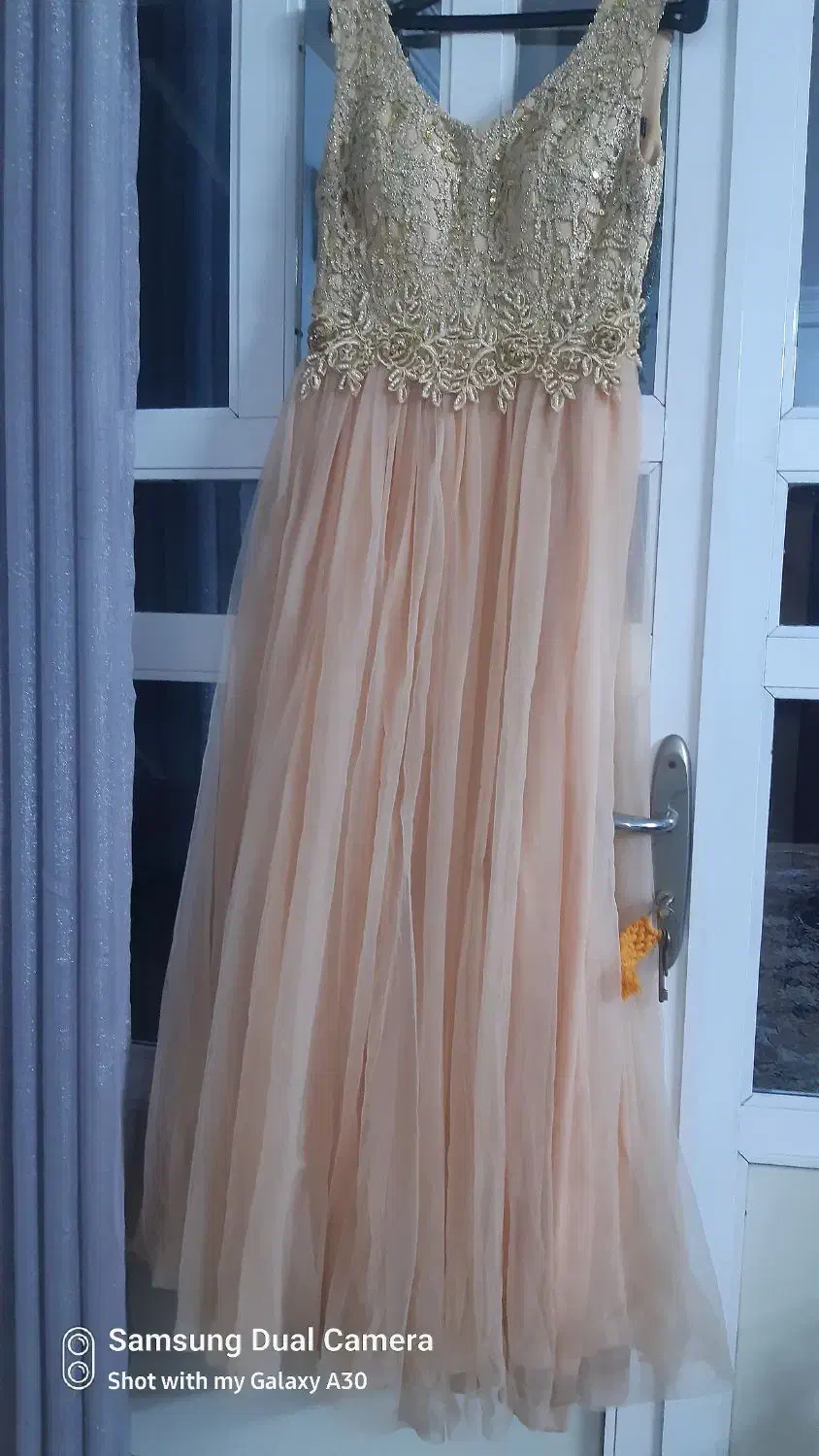 لباس مجلسی|لباس|گرگان, |دیوار