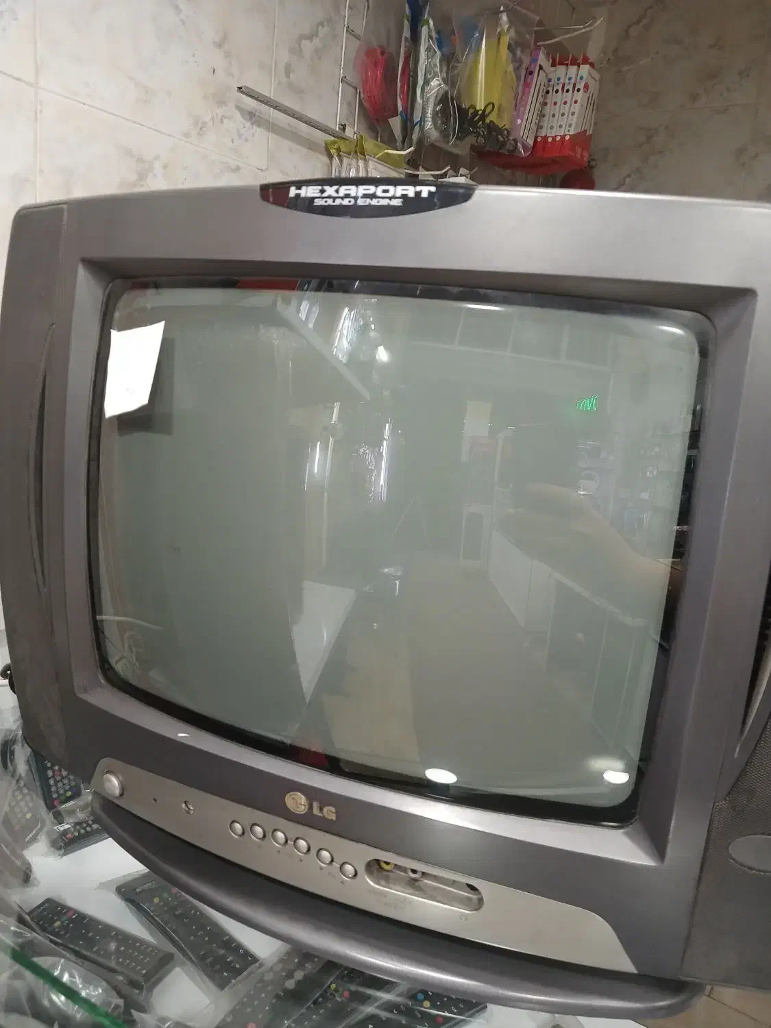 تلویزیون|تلویزیون و پروژکتور|لاهیجان, طالقانی|دیوار