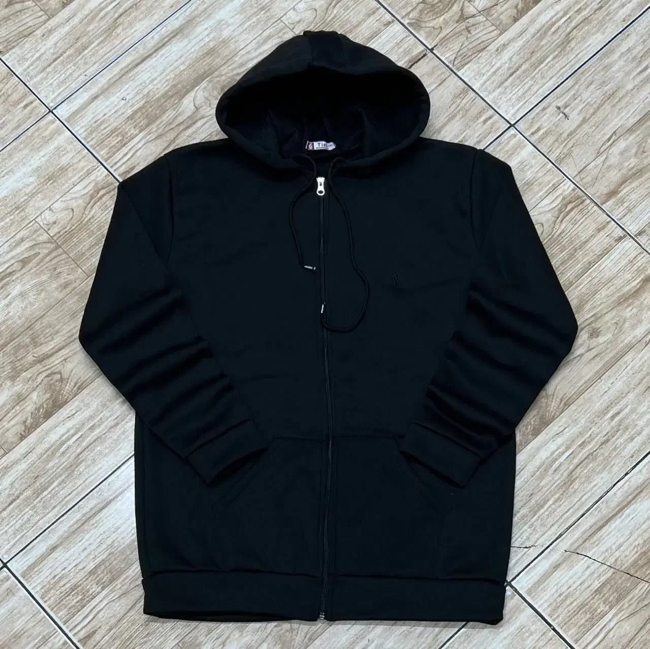 سویشرت|لباس|فسا, |دیوار