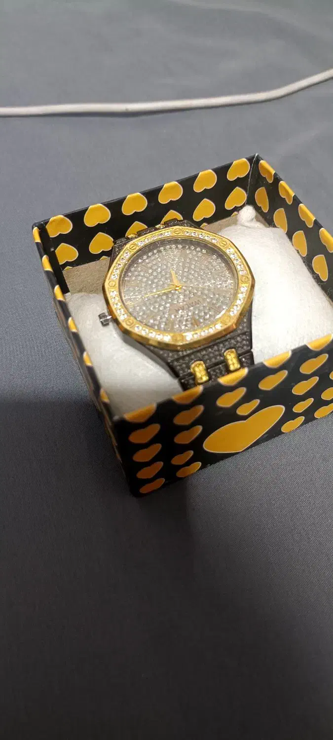 ساعت نگین دار|ساعت|ساری, |دیوار