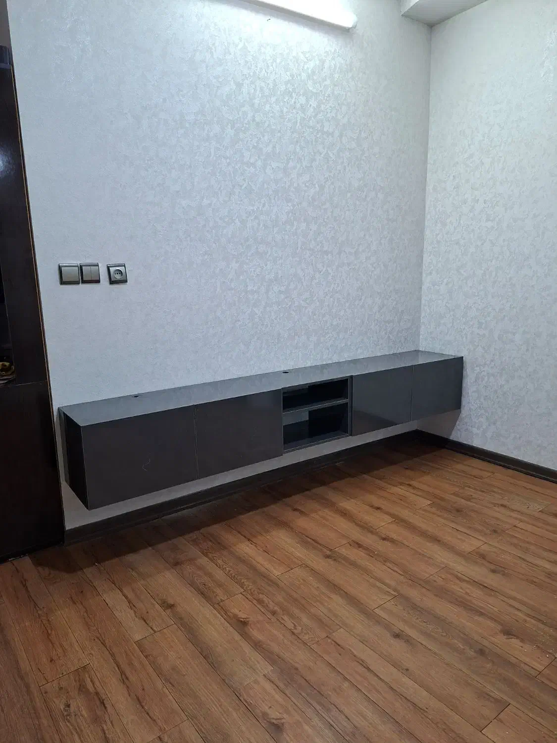 میز معلق تلوزیون / میز تیوی / میز تلوزیون|میز تلویزیون|مشهد, الهیه|دیوار