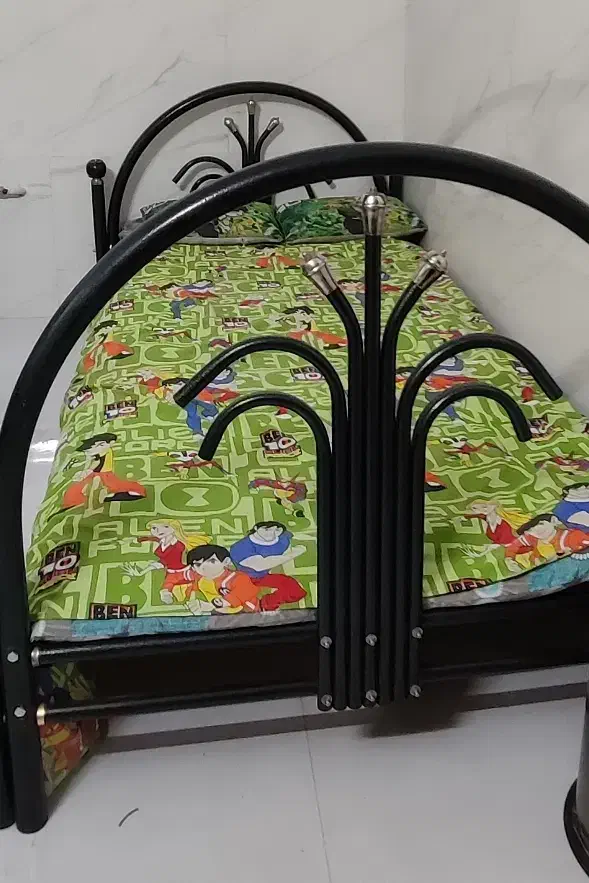 تخت فرفورژه نوجوان|تخت و سرویس خواب|سبزوار, توحیدشهر|دیوار