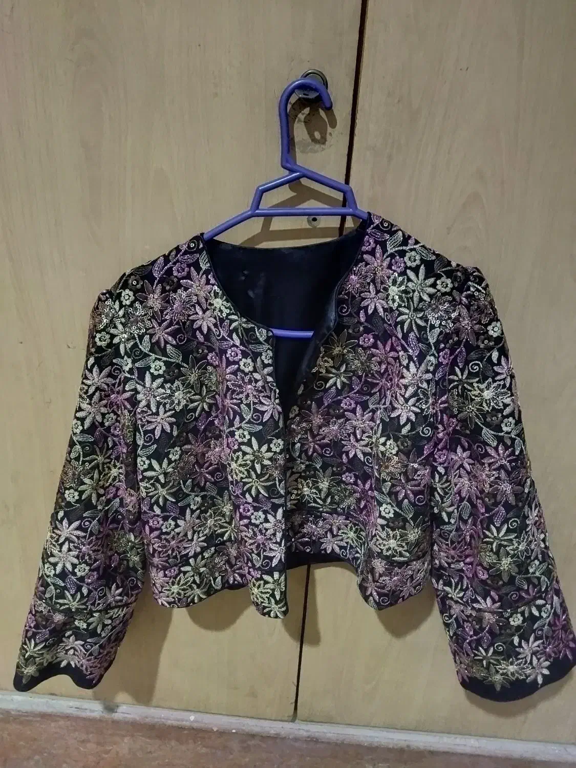 کت سوزندوزی به همراه روسری|لباس|ورامین, شهرک مدرس|دیوار