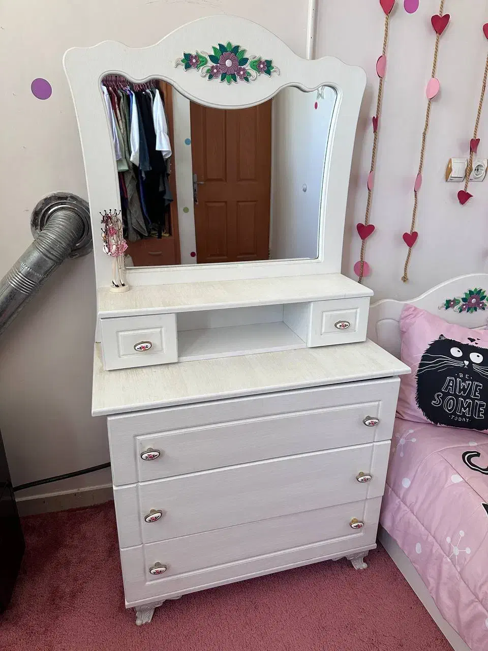 تخت و میز ارایش|تخت و سرویس خواب|بیرجند, |دیوار