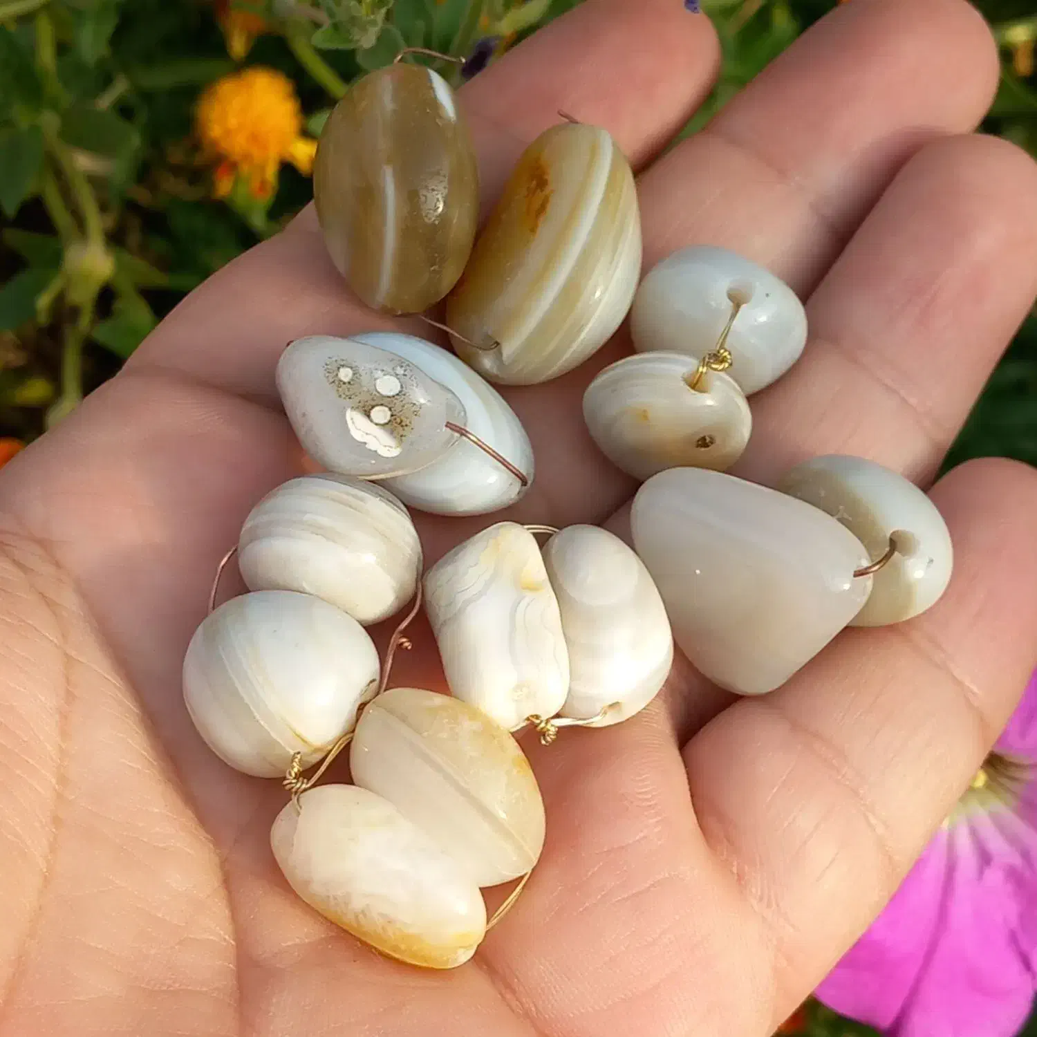 مهره برد عقیق ریز و|جواهرات|یاسوج, |دیوار