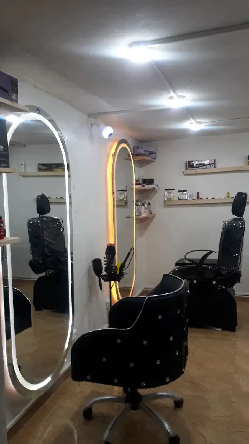 وسایل ارایشگاه کاملا نو|آرایشگاه و سالن‌های زیبایی|لیسار, |دیوار