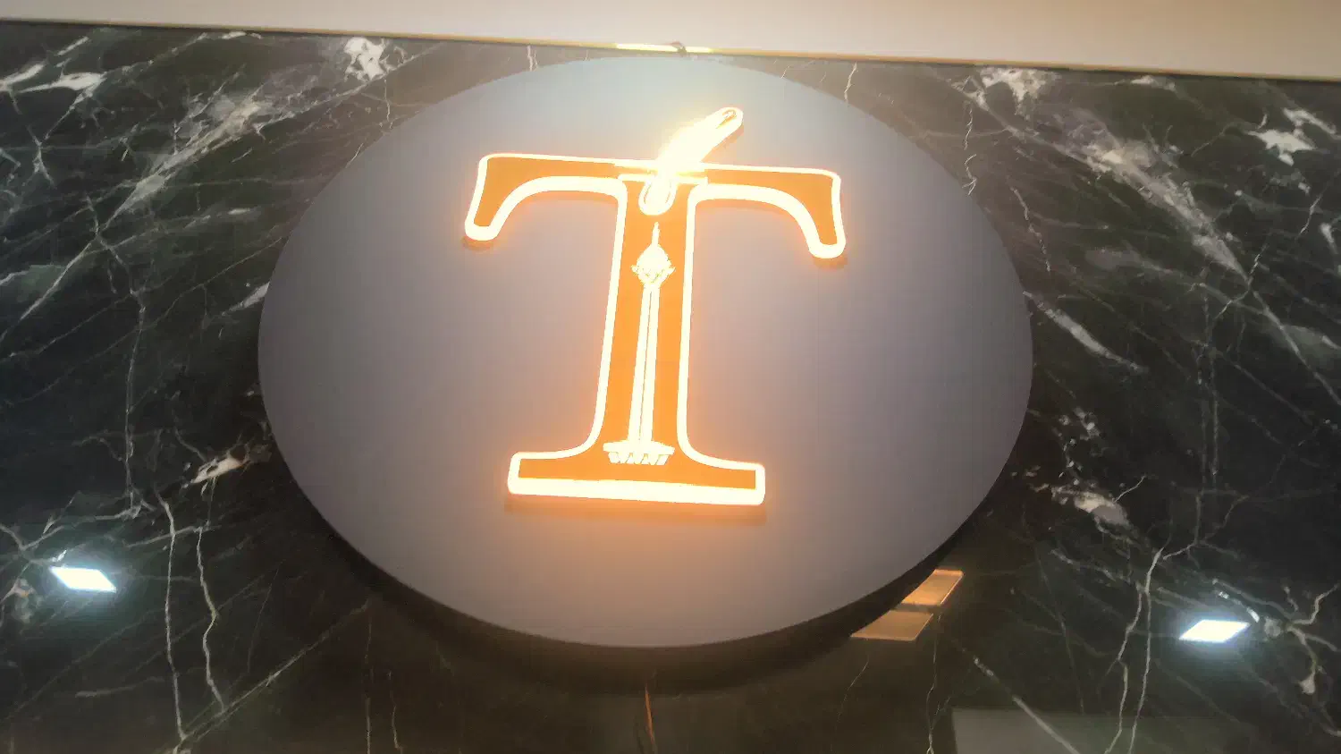 ادیتور و طراح گرافیک|استخدام هنری و رسانه|تهران, الهیه|دیوار