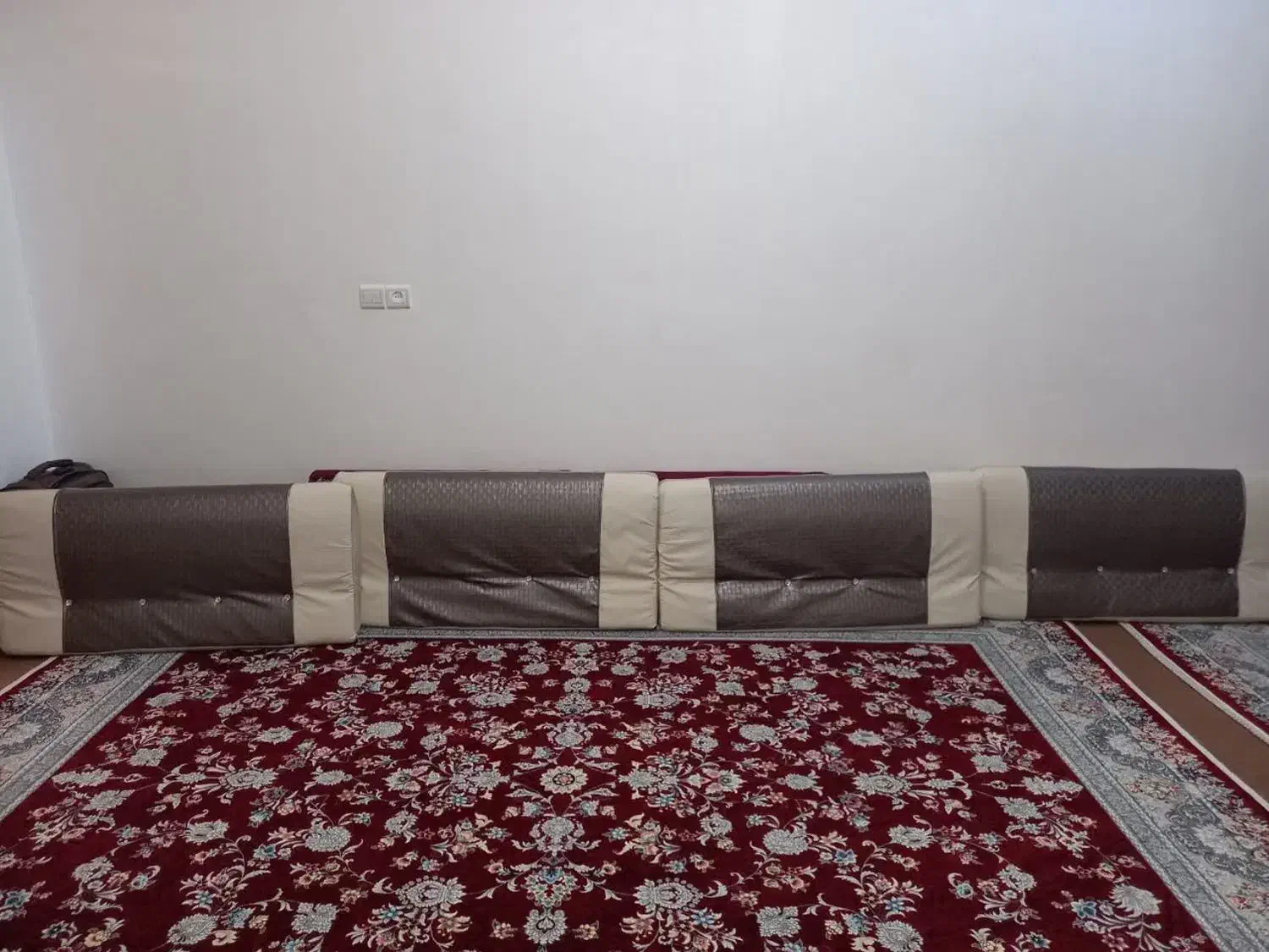 پشتی|پشتی|گلپایگان, |دیوار