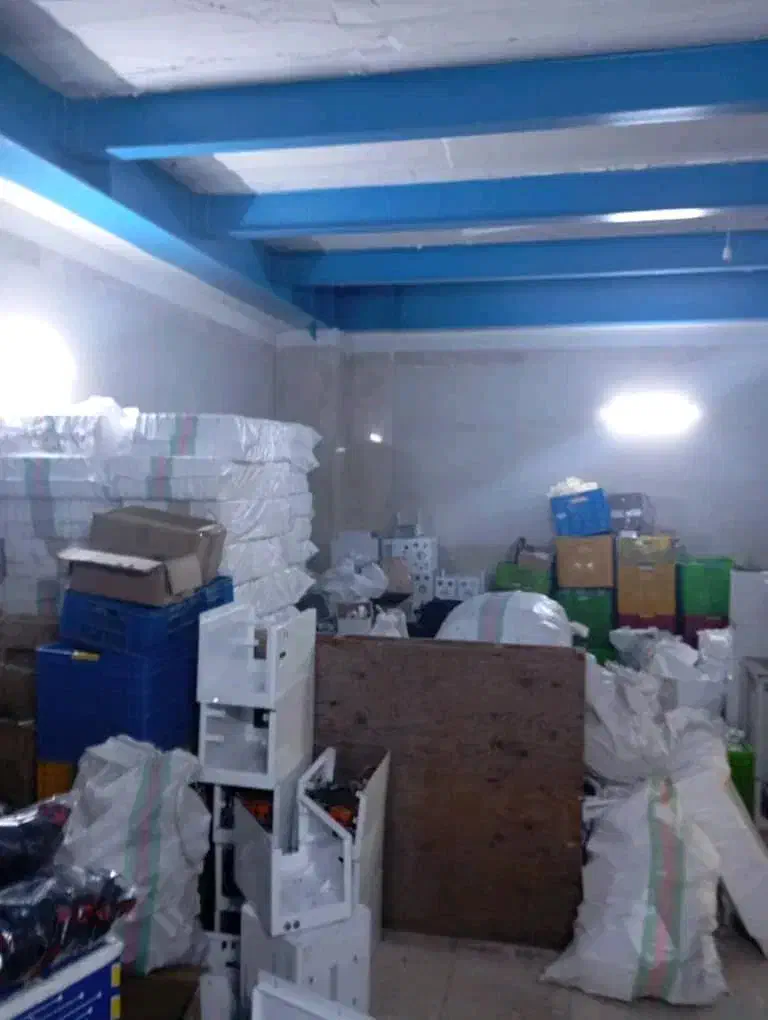 اجاره ۲۱۰م در چهار طبقه بهداشتی آسانسور کد ۴۱۵۴|اجارهٔ مغازه و غرفه|گرمدره, |دیوار