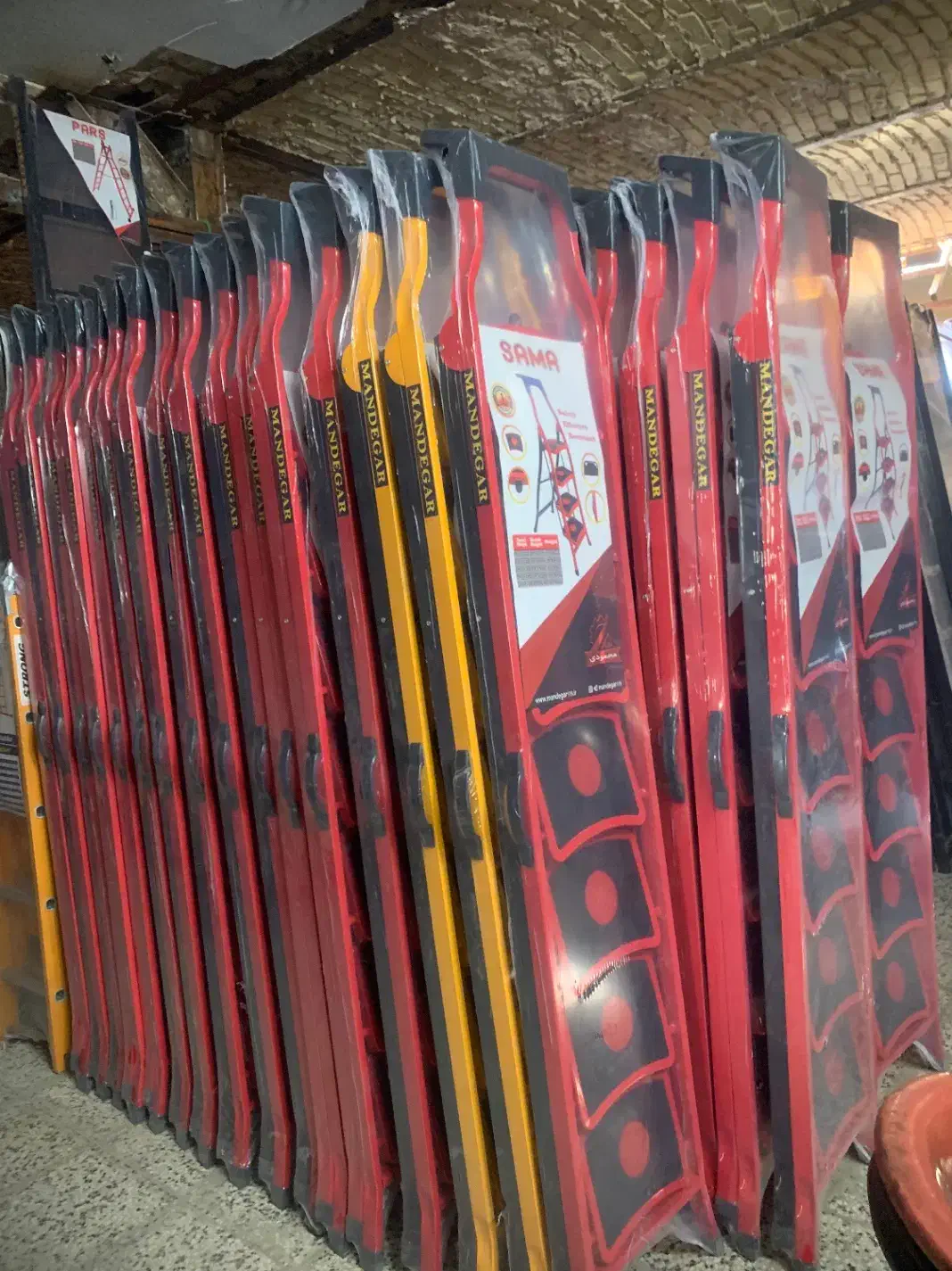 نردبان آسمان و سما ماندگار زیر قیمت کل بازار مشهد|ابزارآلات|مشهد, جاهد شهر|دیوار