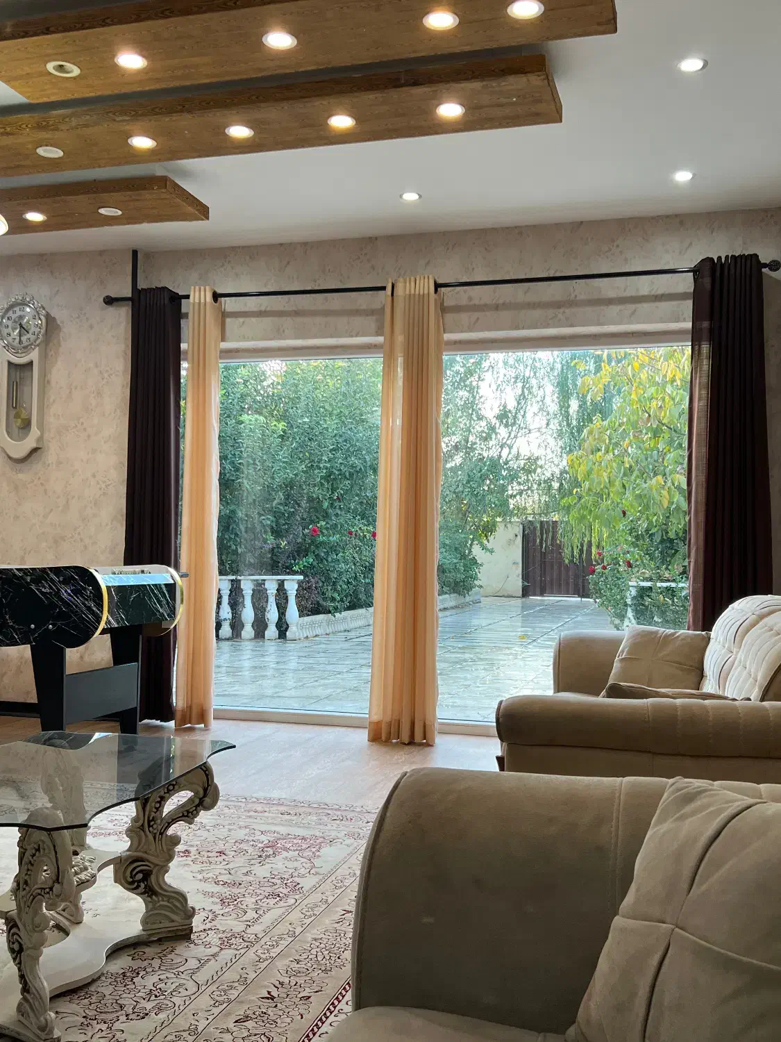 اجاره باغ ویلا استخر سرپوشیده آب گرم کردان‌چهارباغ|اجارهٔ کوتاه‌مدت ویلا و باغ|کرج, آق تپه|دیوار