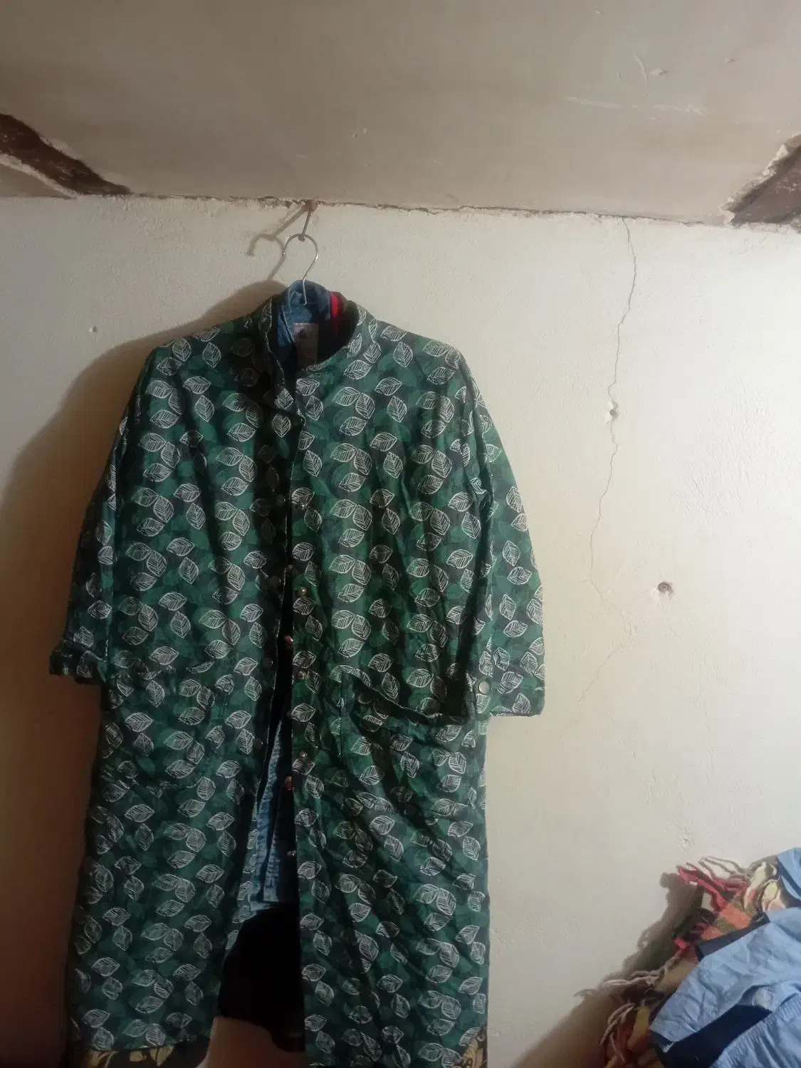 تعدادی مانتوهای زنانه|لباس|اصفهان, شاهد|دیوار