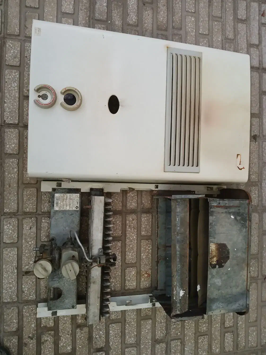 آبگرم کن ۳۱،۱۸ بدون رادیات|آبگرمکن، پکیج، شوفاژ|کرمانشاه, |دیوار