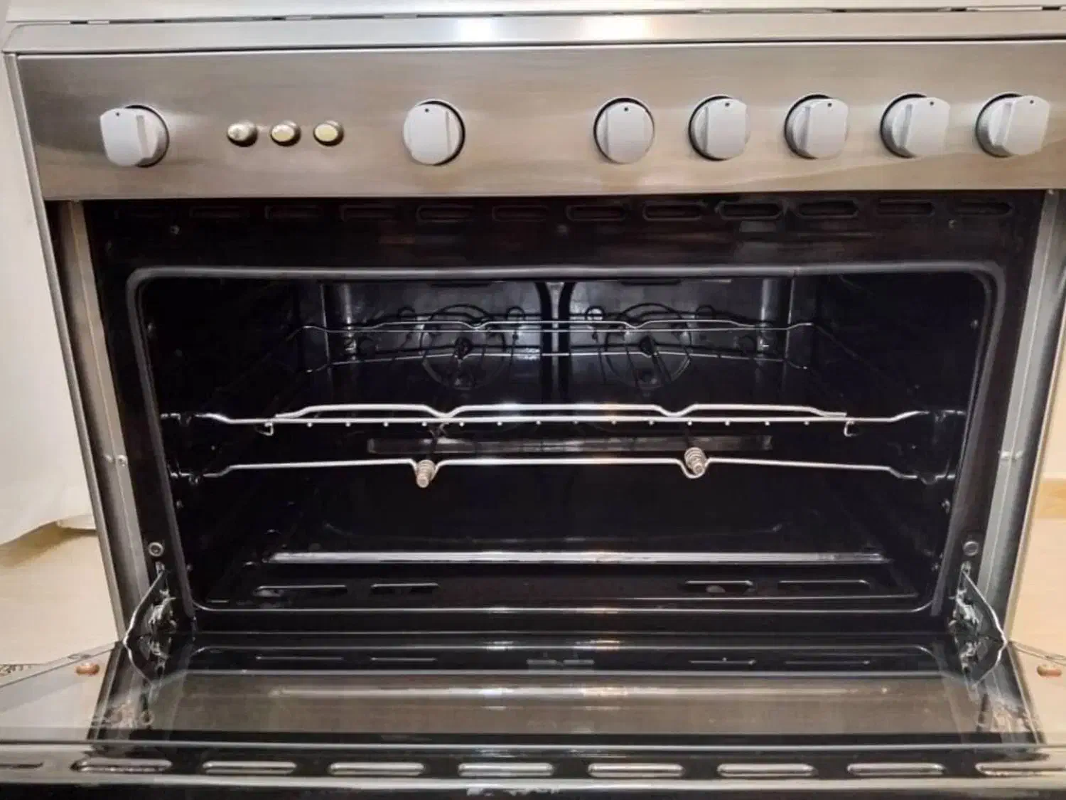 فرگاز ۵ شعله اسنوا درحد آک|اجاق گاز و لوازم برقی پخت‌وپز|اهواز, پادادشهر|دیوار