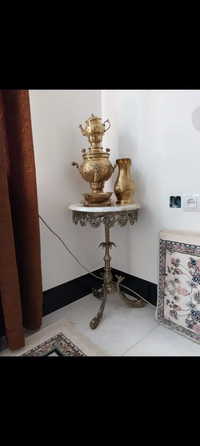 ساعت برنز با سماور و پایه برنز|صنایع دستی و سایر لوازم تزئینی|نورآباد ممسنی, |دیوار