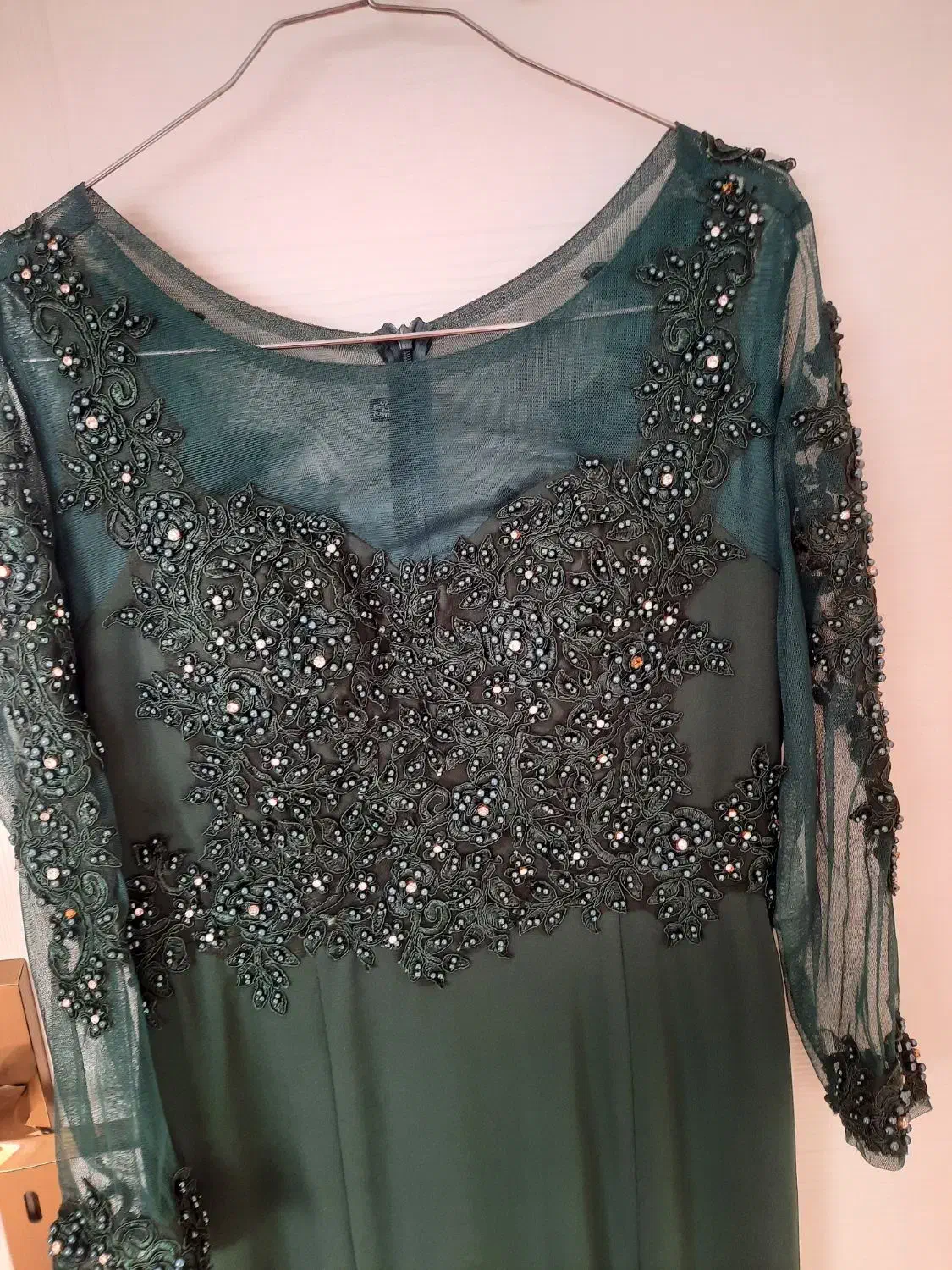 لباس مجلسی|لباس|کرج, باغستان|دیوار