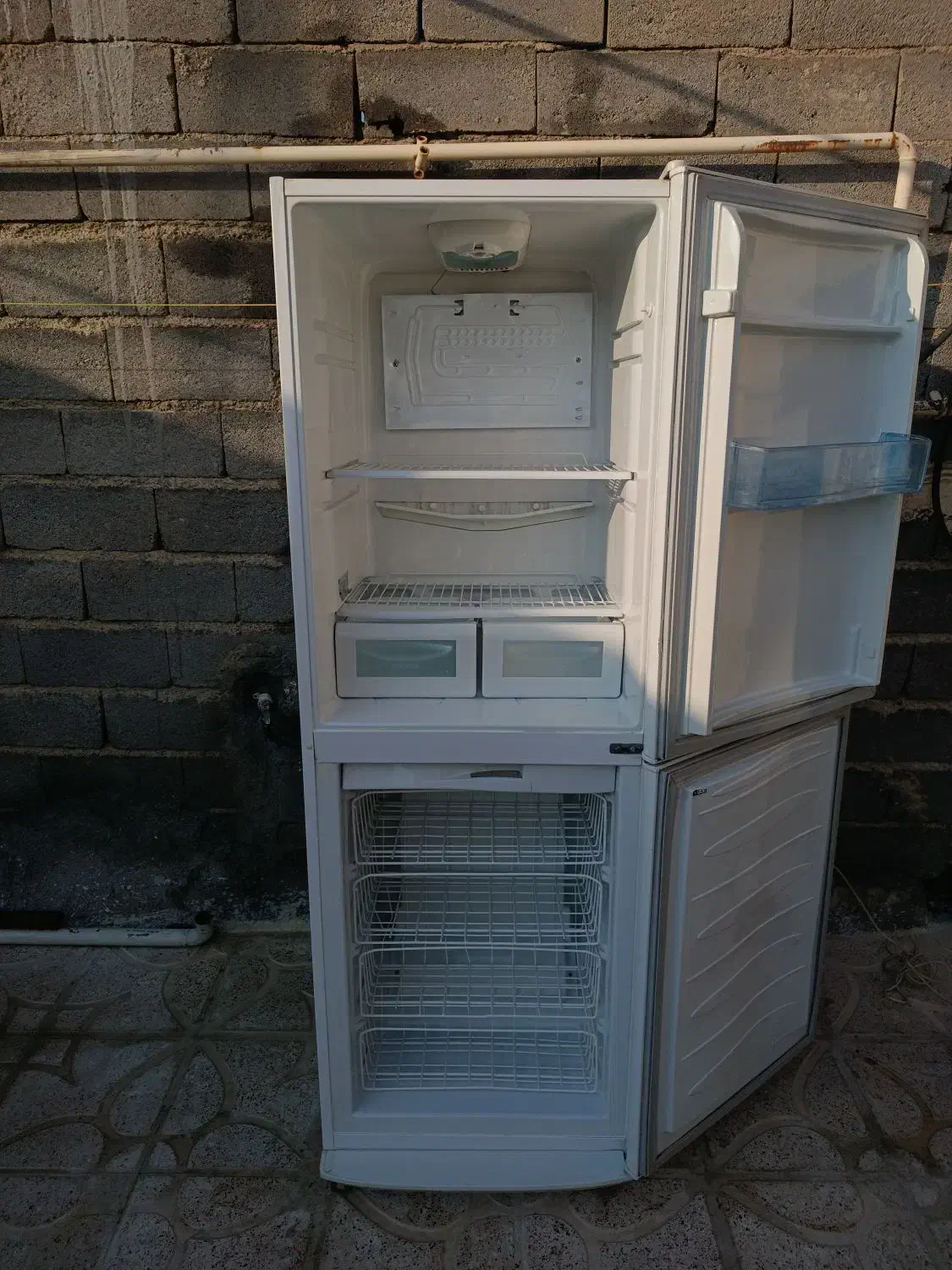 یخچال بدون برفک سالم موتور ژاپنی به شرط کار|یخچال و فریزر|سنندج, |دیوار