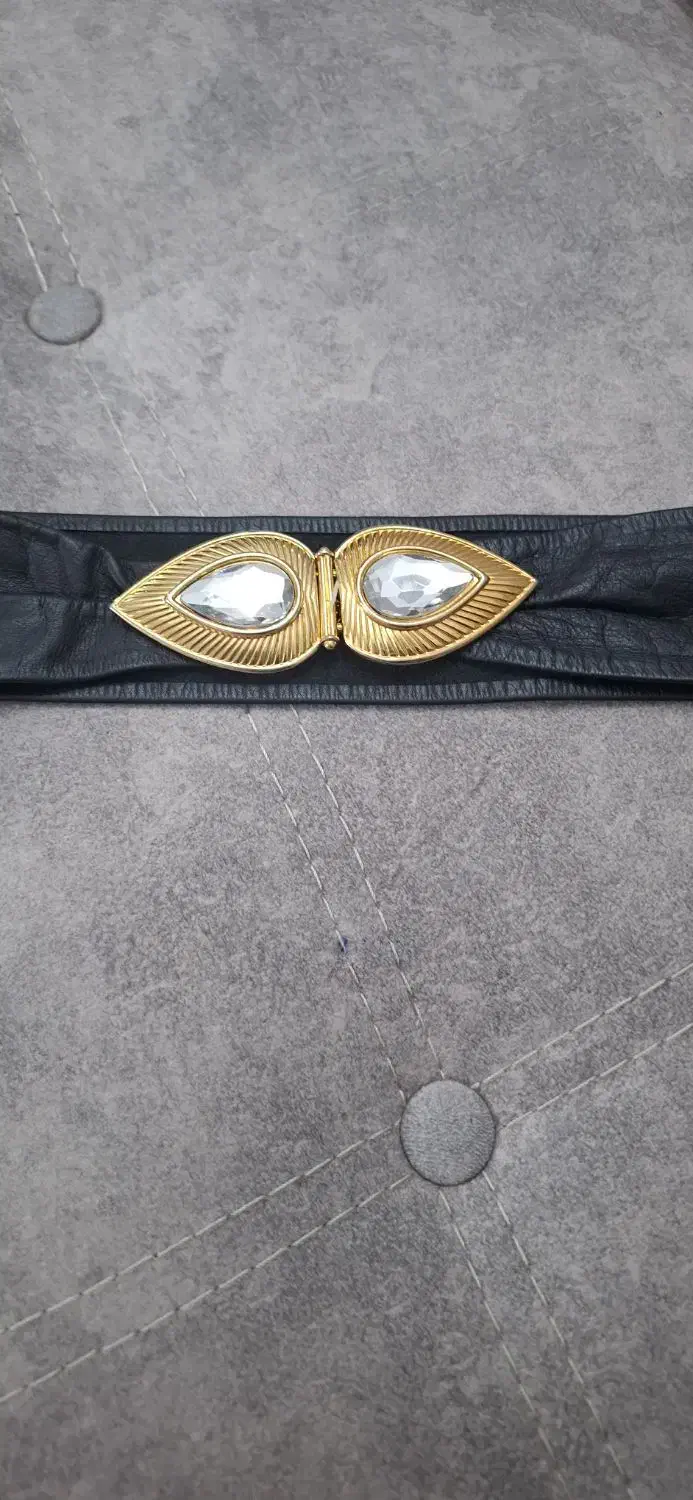 یک عدد کمربند زنانه چرم اصل خارجی|کیف، کفش، کمربند|مشهد, امیر|دیوار