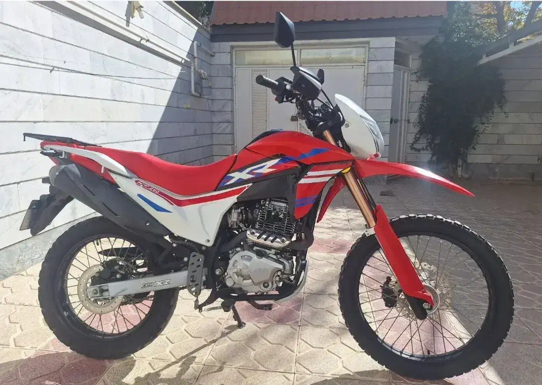 فلات Xr۲۵۰ یک ماه کارکرد|موتورسیکلت|زنجان, |دیوار