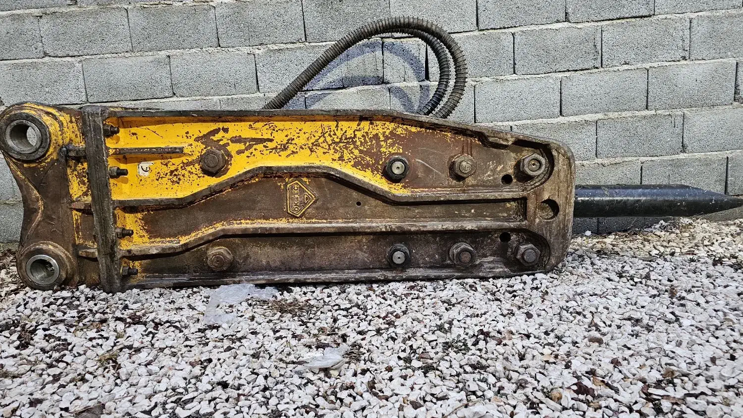 پیکور بیل مکانیکی|خودرو سنگین|شیراز, تپه تلویزیون|دیوار