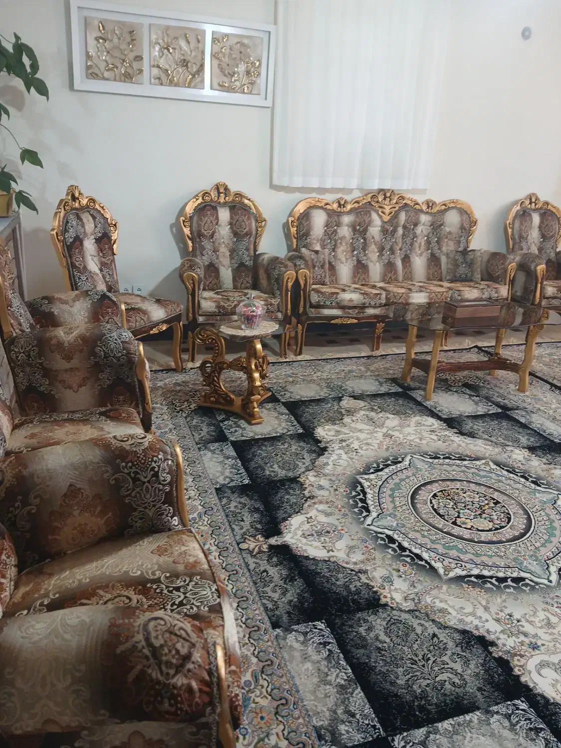 یه دست مبل۹ نفره بسیارنو.وزیبا مناسب فروخته میشود|مبلمان خانگی و میز عسلی|کوهدشت, |دیوار