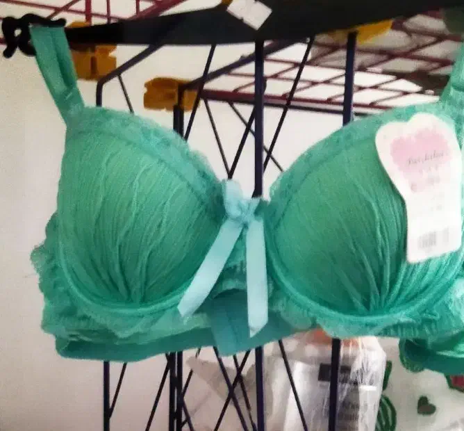 لباس زیر|لباس|قم, شاه ابراهیم|دیوار