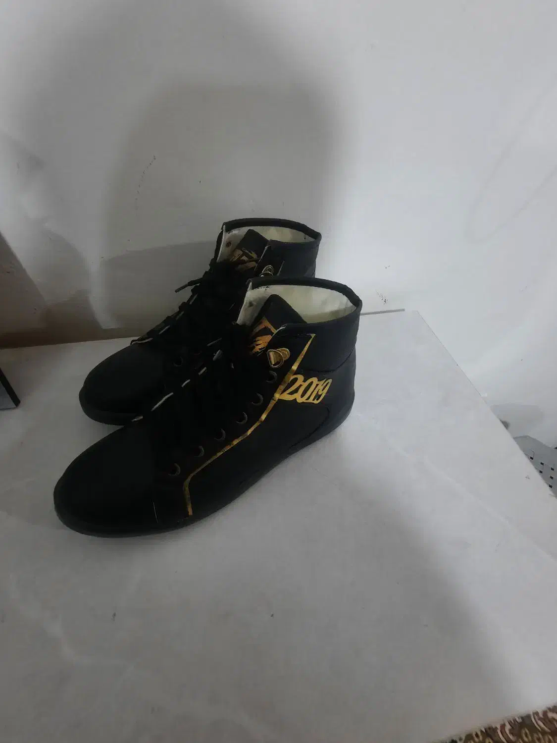 نیم پوتین|کیف، کفش، کمربند|سنقر, |دیوار