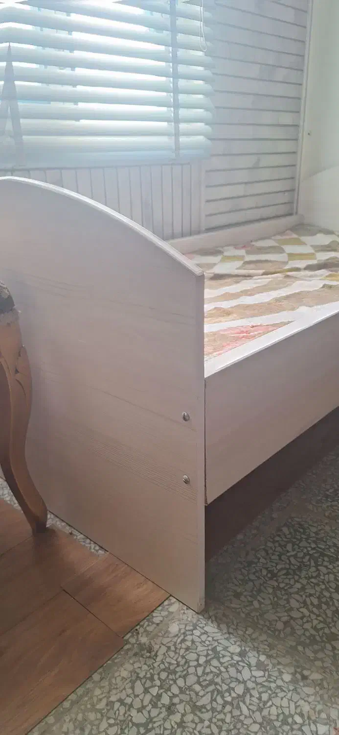 تخت نوجوان|تخت و صندلی بچه|خمینیشهر, |دیوار