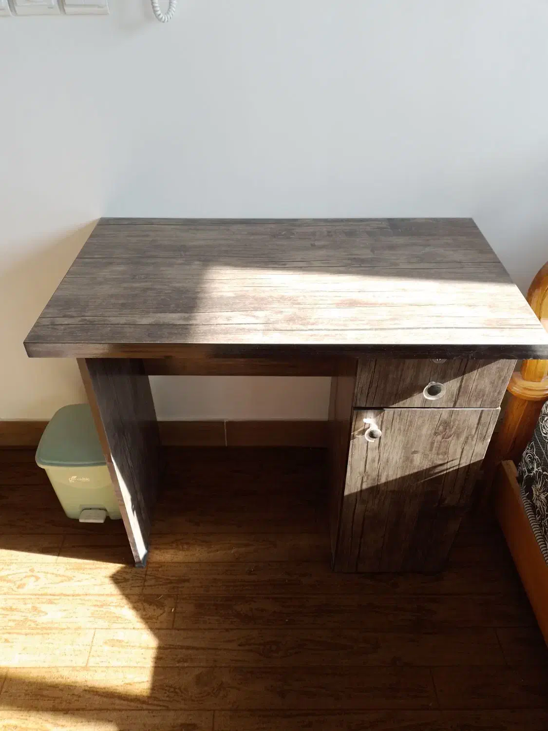 وسایل اتاق دانشجو به دلیل جابجایی|کتابخانه، شلف، قفسههای دیواری|خمینیشهر, |دیوار