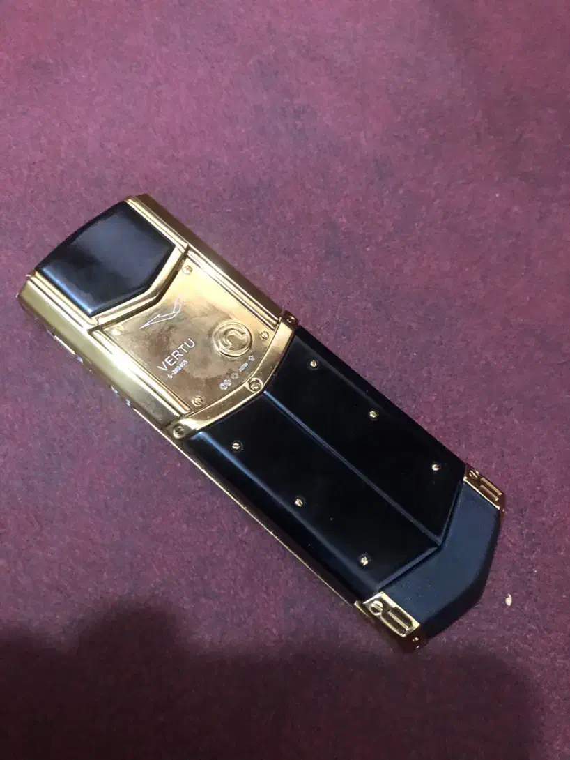 گوشی طرح ورتو|موبایل|شهرکرد, |دیوار