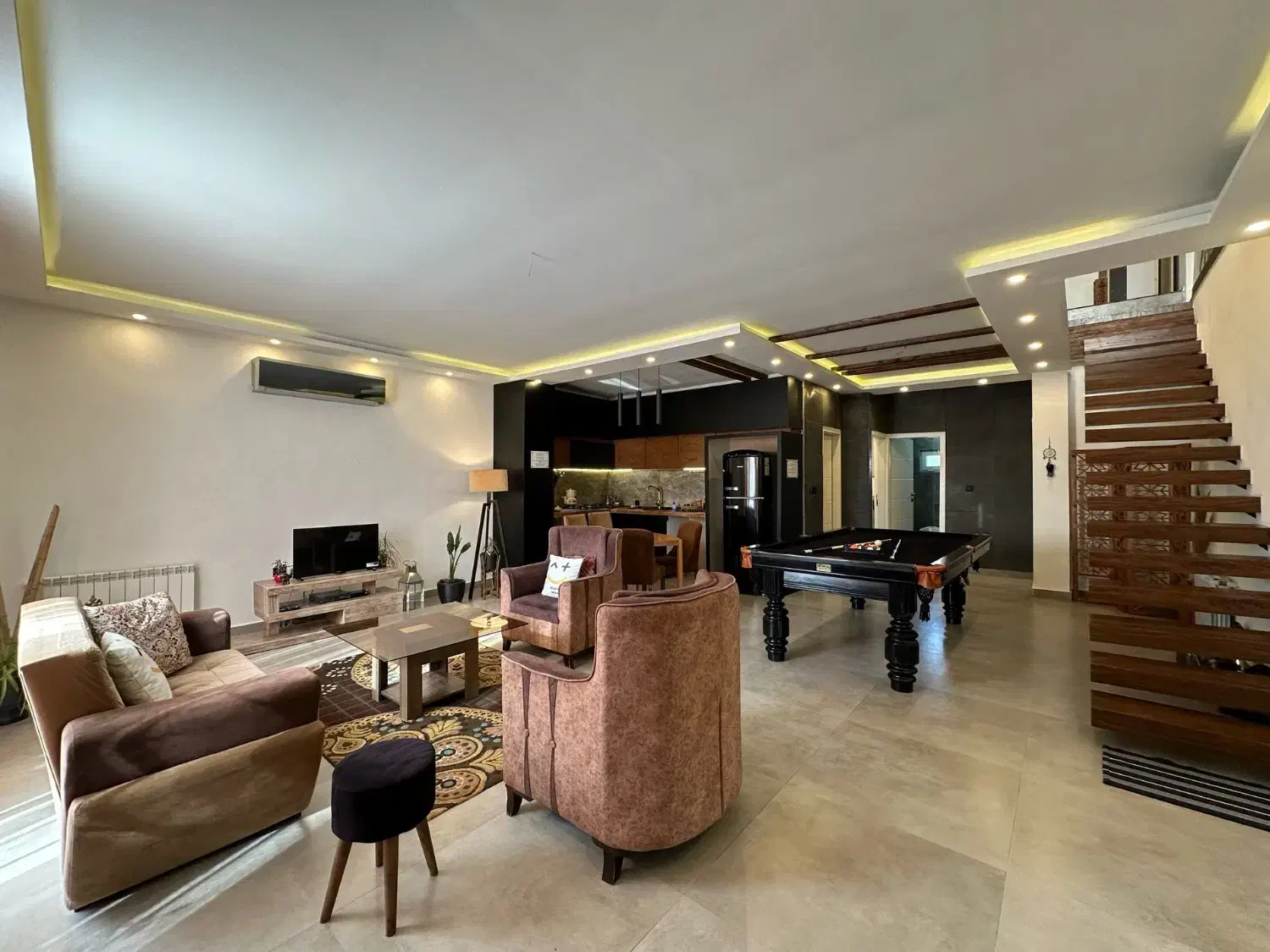 اجاره روزانه ویلا با استخر ابگرم داخل بازدید حضوری|اجارهٔ کوتاهمدت ویلا و باغ|تهران, شهرک ولیعصر جنوبی|دیوار