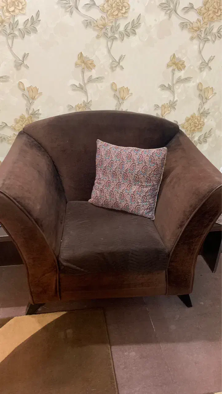 اهدایی مبل راحتی هفت نفره|مبلمان خانگی و میز عسلی|تهران, والفجر (افسریه)|دیوار