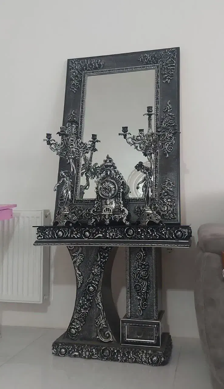 آینه و شمعدان|آینه|گلپایگان, |دیوار