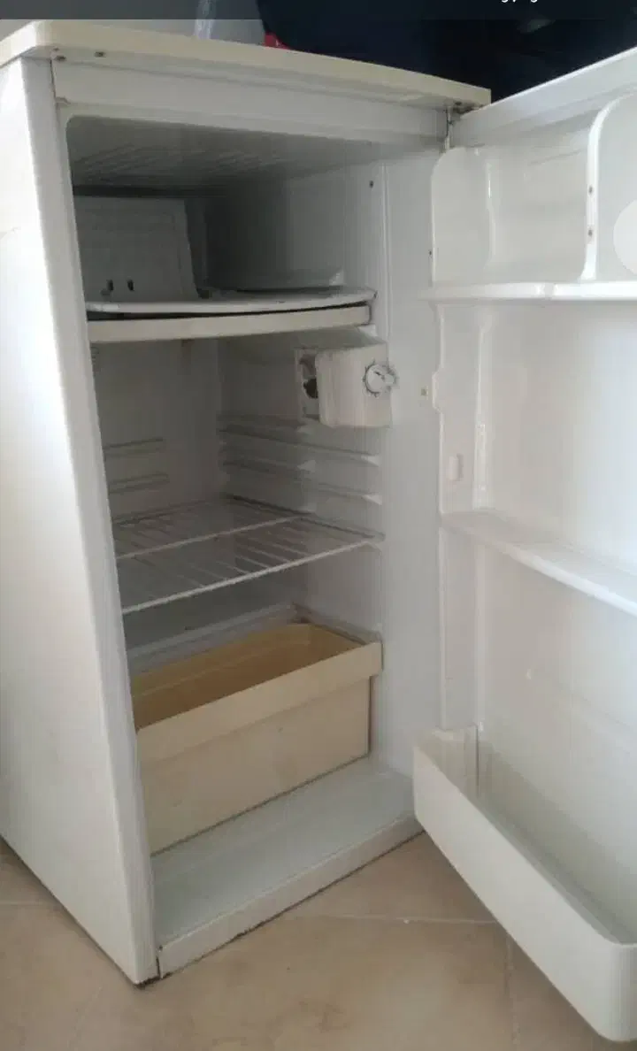 یخچال ۵ فوت مهندسی|یخچال و فریزر|زرقان, |دیوار