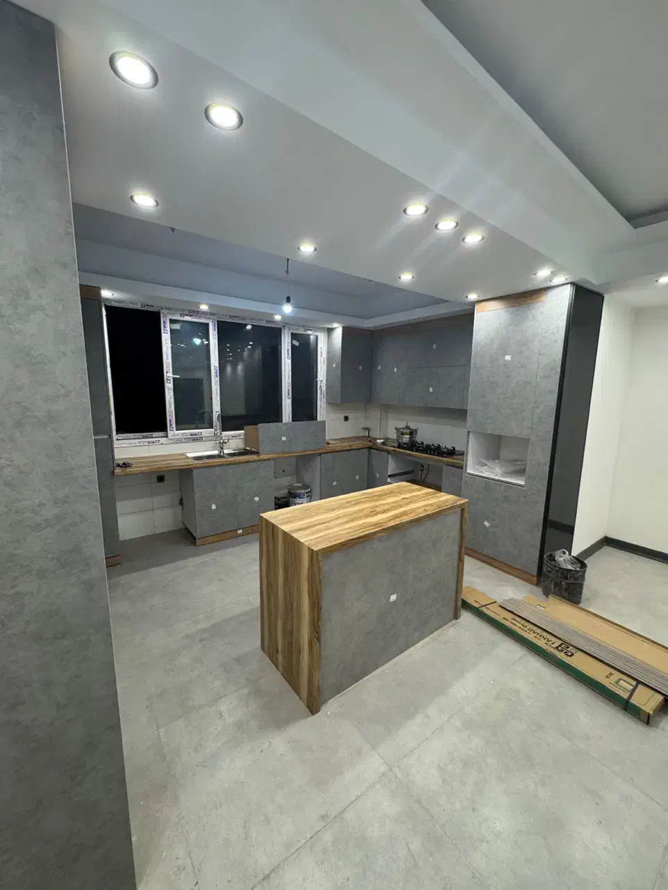 خ ولیعصر، امیربهادر،فروزش،۱۳۵ مترفول کلید نخورده