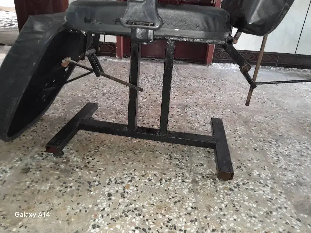 صندلی ارایشی تاشو|آرایشگاه و سالن‌های زیبایی|باوی, |دیوار