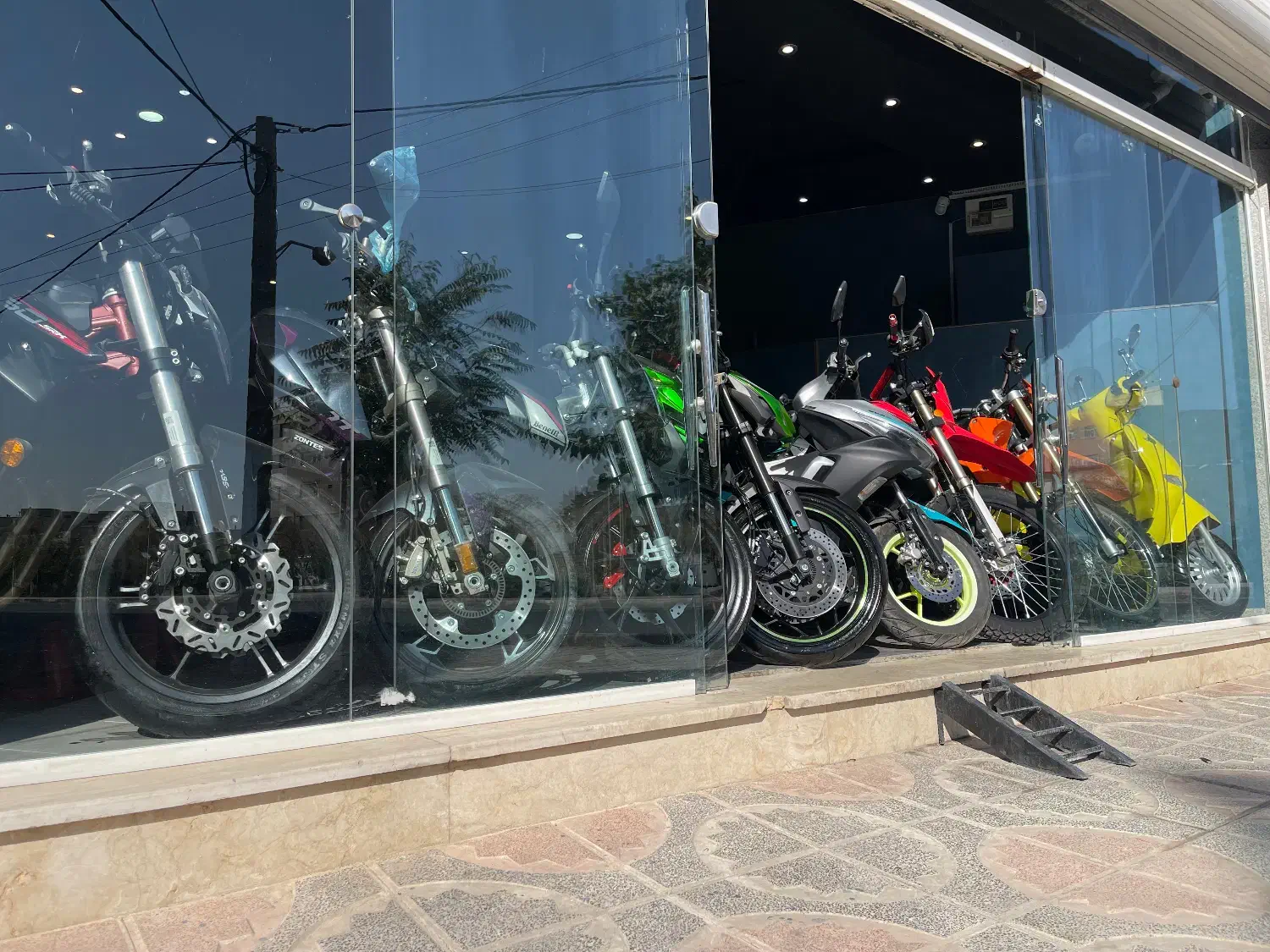 موتور|موتورسیکلت|شاهین‌شهر, خانه کارگر|دیوار